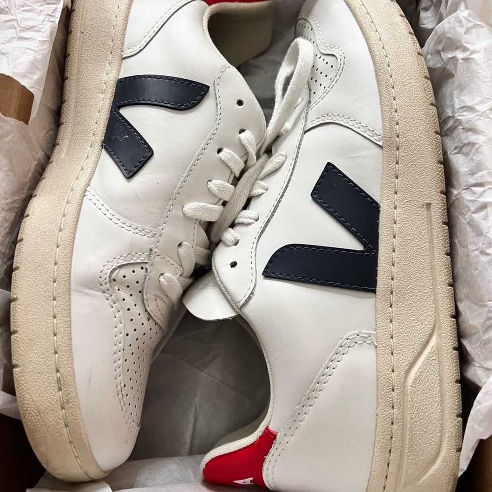 Veja sneakers size 40